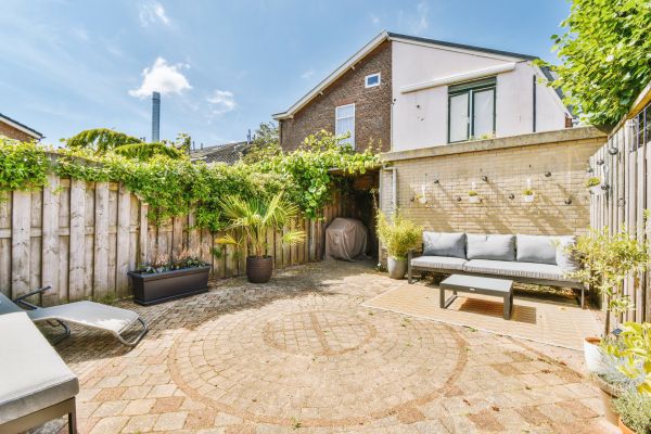 Courtyard Patio Service in Simi Valley